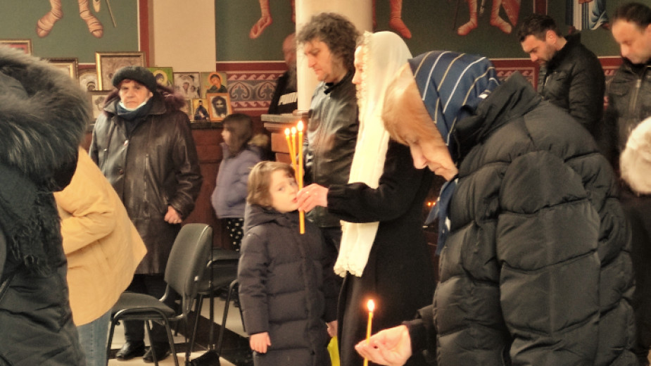 Молебен за мир организира украинската общност в Ямбол. В църквата