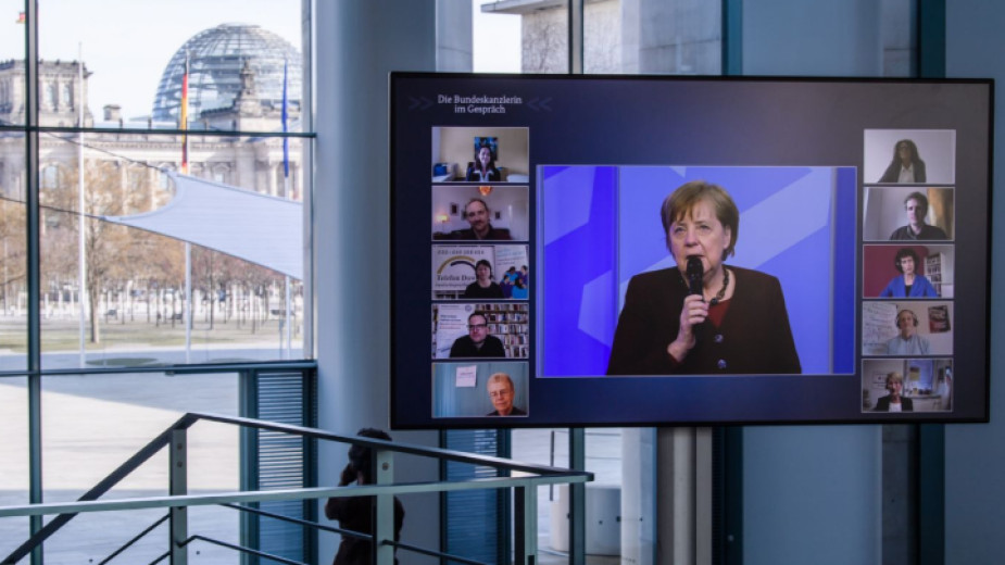 Германският канцлер Ангела Меркел прогнозира в сряда, че следващите три