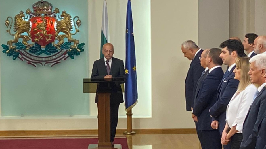 Новоназначеният служебен премиер Гълъб Донев категорично заяви, че неговите министри