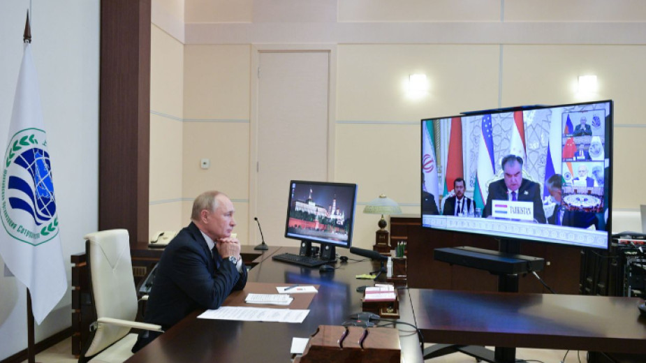 Руският президент Владимир Путин определи като бягство“ изтеглянето на военните