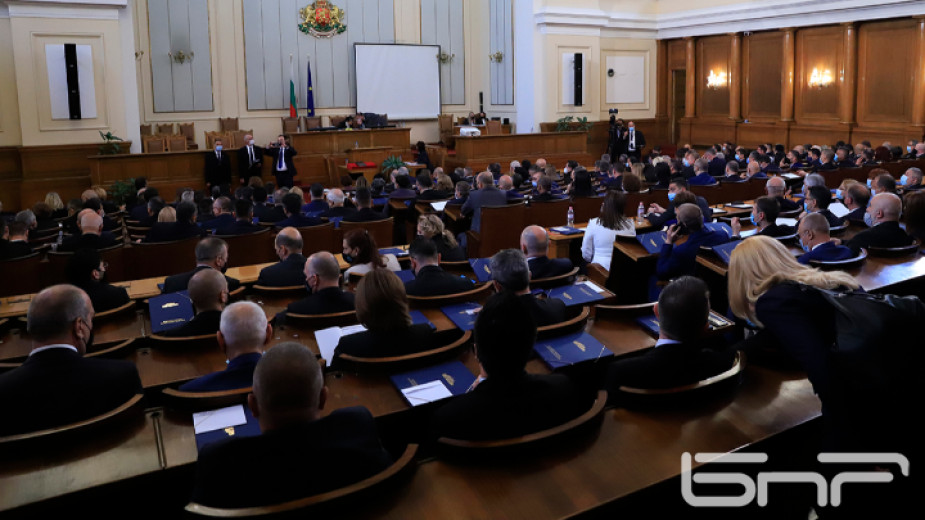 Парламентът назначи състава на три постоянни комисии. “Демократична България ще