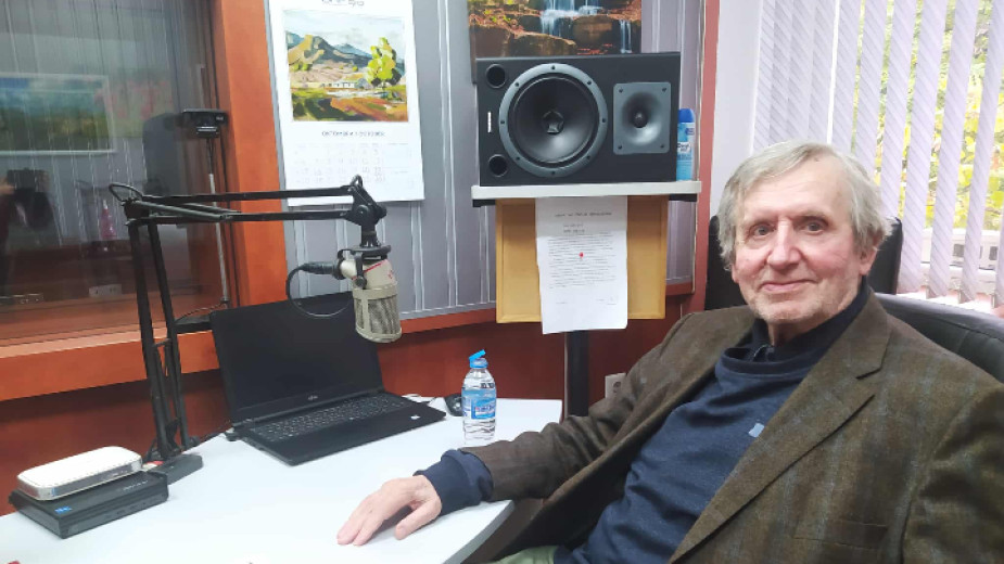 Акад. Георги Марков в студиото на Радио Стара Загора