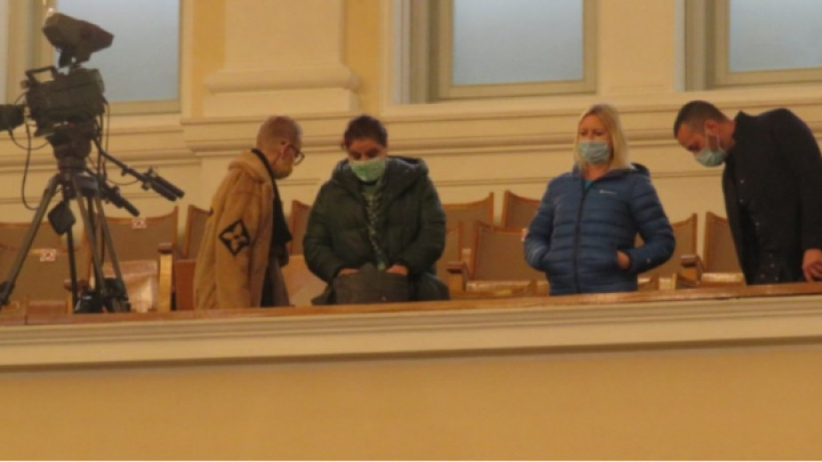 Депутати без маски заплашени от глоби след проверка на Столичната РЗИ в НС  - Новини