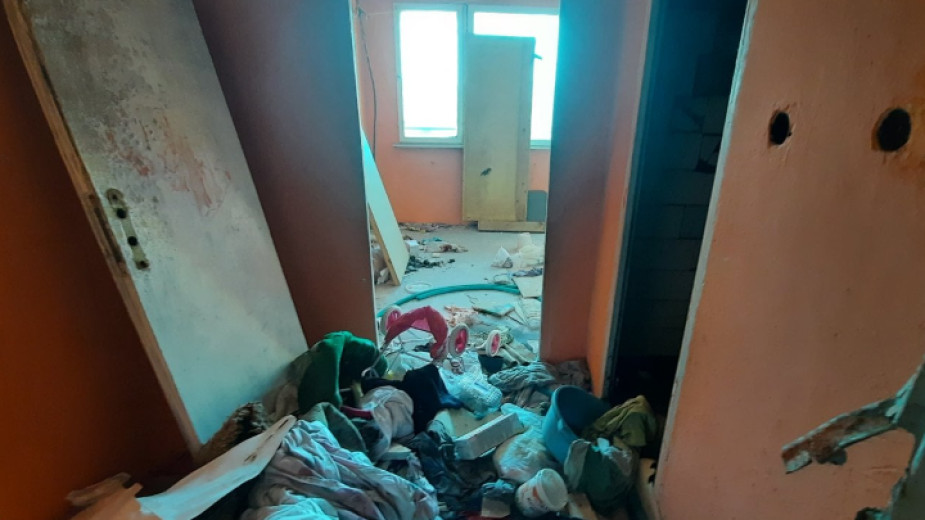 Община Перник продължава принудителното изземване на общински жилища от наемателите