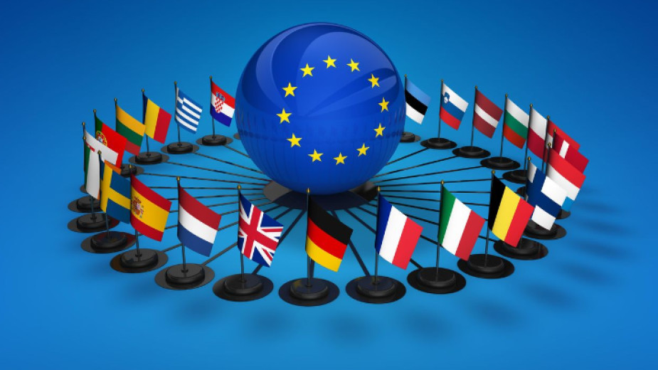 Съветът на ЕС одобри официално Стратегическия компас, който ще гарантира