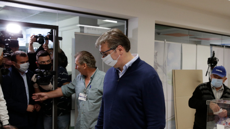 В Сърбия се провежда референдум за промени в конституцията, които