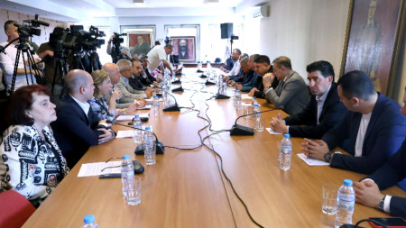 Ръководството на „БСП - Обединена левица” (БСП-ОЛ), вицепремиерът и председател на БСП Атанас Зафиров, министри и депутати от партията се срещнат с четирите работодателски организации