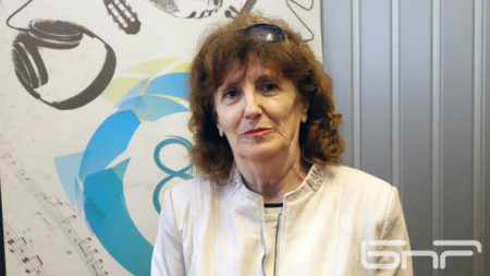 Веска Събева, член на Конфедерация защита на здравето и председател на Асоциацията на родителите на деца с епилепсия