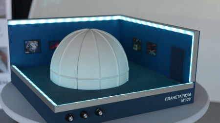 Макет на планетариума в София, представен през 2020 г.