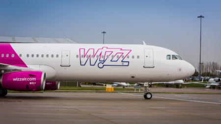 Една от нискотарифните авиокомпании WizzAir Уизеър обяви че от