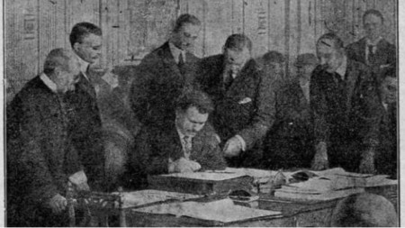 Die Unterzeichnung des Friedensvertrages von Neuilly, 1919.