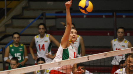 България с първа загуба  на Евро 2024 по волейбол за жени до 20 години
