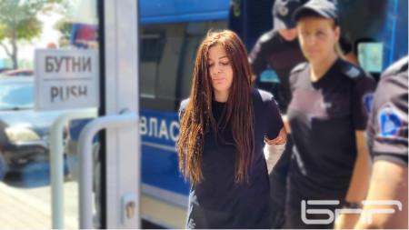 Поп фолк певицата Дебора бе хваната да шофира с 3,14 промила алкохол в кръвта след като предизвика катастрофа край Поморие на 9 юли 2025 г.