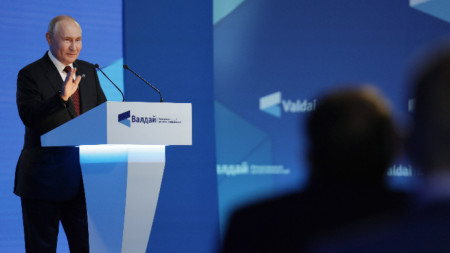Руският президент Владимир Путин изнася реч на 20-ата годишна среща на дискусионния клуб 