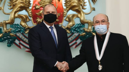 Rumen Radev (L) and Prof. 
Hikmet Mehmedov
