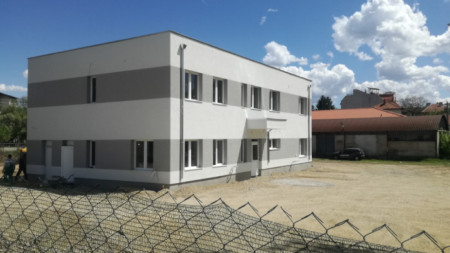 Подновено е строителството на нов Спешен център в Кюстендил финансиран