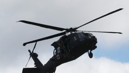 Снимката е илюстративна -  хеликоптер Black Hawk по време на учение, 29 март 2023 г. 