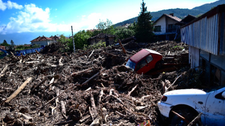 Последствията от наводненията в село Слатина 