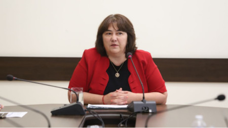 La ministra interina de Finanzas, Rositsa Velkova