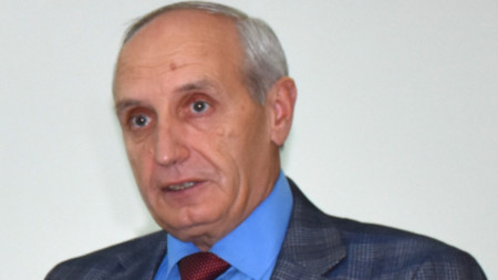 проф. д.и.н. Светлозар Елдъров