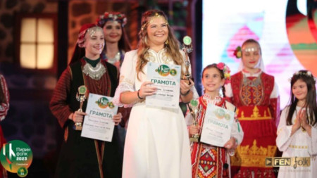 Теодора Славова с голямата награда на детския 
