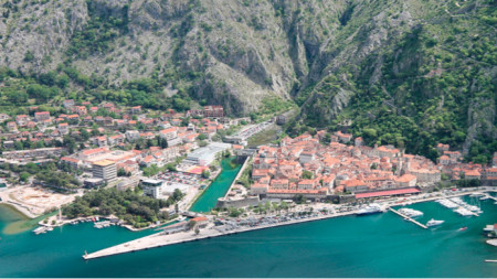 Котор от високо