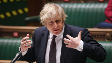 Британският премиер Борис Джонсън бе призован да използва днешния парламентарен