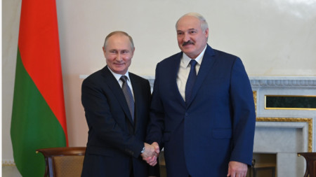 Президентът на Беларус Александър Лукашенко пристигна в Москва за среща