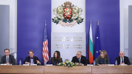 В Министерски съвет стартира Стратегически диалог България-САЩ с участието на премиера Бойко Борисов и посланик Херо Мустафа.