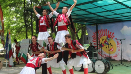 Радомирското село Дрен е домакин на 20 ия Национален детски фолклорен
