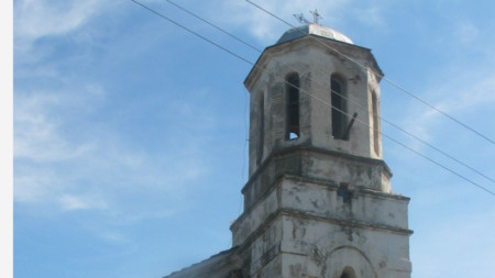 Камбанарията на осветения през 1929 год храм Успение Богородично в