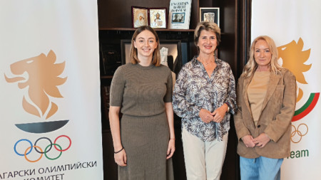 Калейн, Лечева и Гроздева по време на срещата.