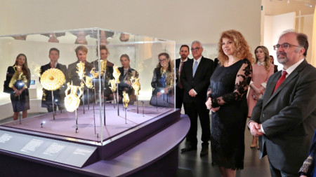 Изложба с основно участие на Панагюрското златно съкровище откри вицепрезидентът Илияна Йотова в Британския музей в Лондон