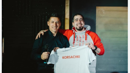 Красимир Корсачки и Дани Георгиев от фен клуба на Арсенал