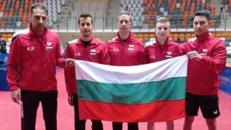 Отборът на България преди първия мач (отляво - на дясно): Парапанов, Коджабашев, Александров, Величков и Кръстев.