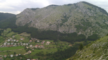 Изглед към част от село Триград