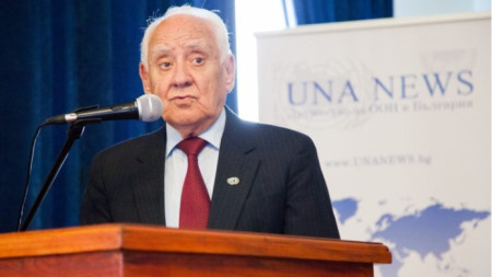 На 92-годишна възраст почина известният български дипломат Иван Гарвалов