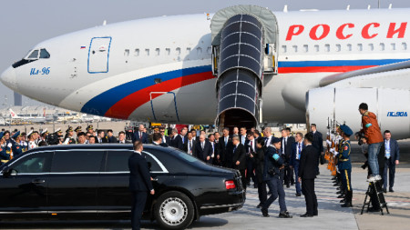 Владимир Путин пристига в Пекин, 17 октомври 2023 г.
