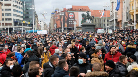 Многохиляден протест в Загреб срещу противоепидемичните мерки