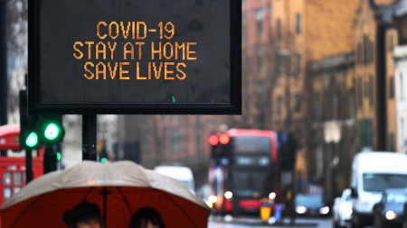Великобритания отбеляза вчера втората годишнина от първото затваряне заради Covid 19