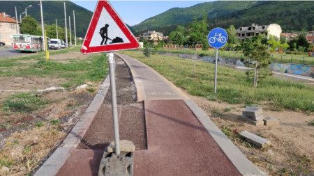 Некачественото строителство на велоалеите в Сливен предизвика създаването на общинска