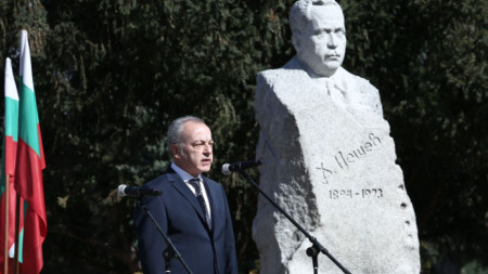 Премиерът Гълъб Донев говори в Кюстендил на отбелязването на 80-годишнината от спасяването на българските евреи.
