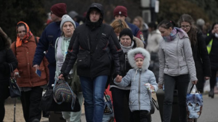 Почти две седмици след началото на руското нападение бежанците от