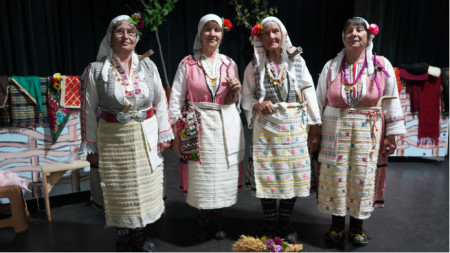 Група за автентичен фолклор при Читалище П. Р. Славейков