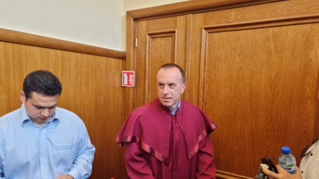 Апелативният съд - София гледа днес искането на Никола Барбутов и Петър Рафаилов за изменение на наложената им мярка за неотклонение. На снимката: прокурор Юлиян Лефтеров от Апелативна прокуратура - София - 3 юли 2025 г.  