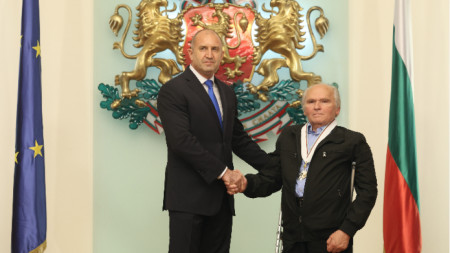 Президентът Румен Радев удостои с орден 