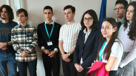 Групата по спектрални наблюдения от лагер-школата по астрономия 