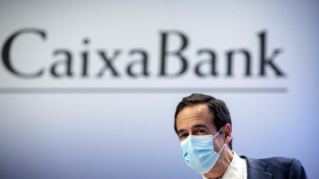 Испанската Caixabank желае да съкрати почти 19 от работната си