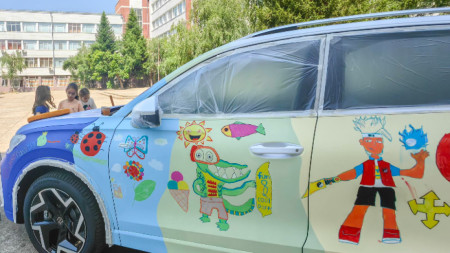 Автомобилно представителство с дарение за талантливите деца на Велико Търново