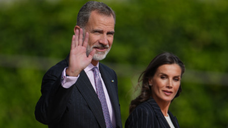 Крал Фелипе VI и кралица Летисия на заминаване от Мадрид, 16 октомври 2022 г.